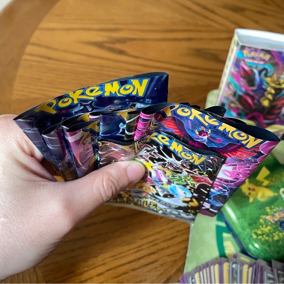 Pokémon Collection Lot - Picture 7 of 7